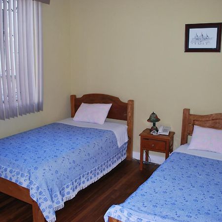 Travellers Inn كويتو المظهر الخارجي الصورة