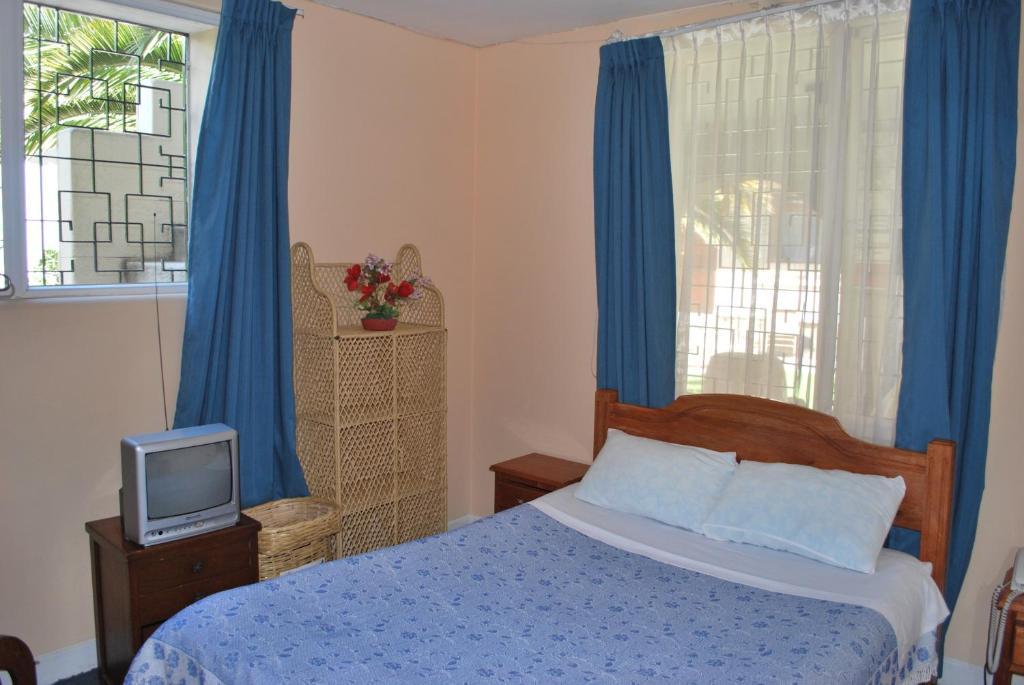 Travellers Inn كويتو الغرفة الصورة
