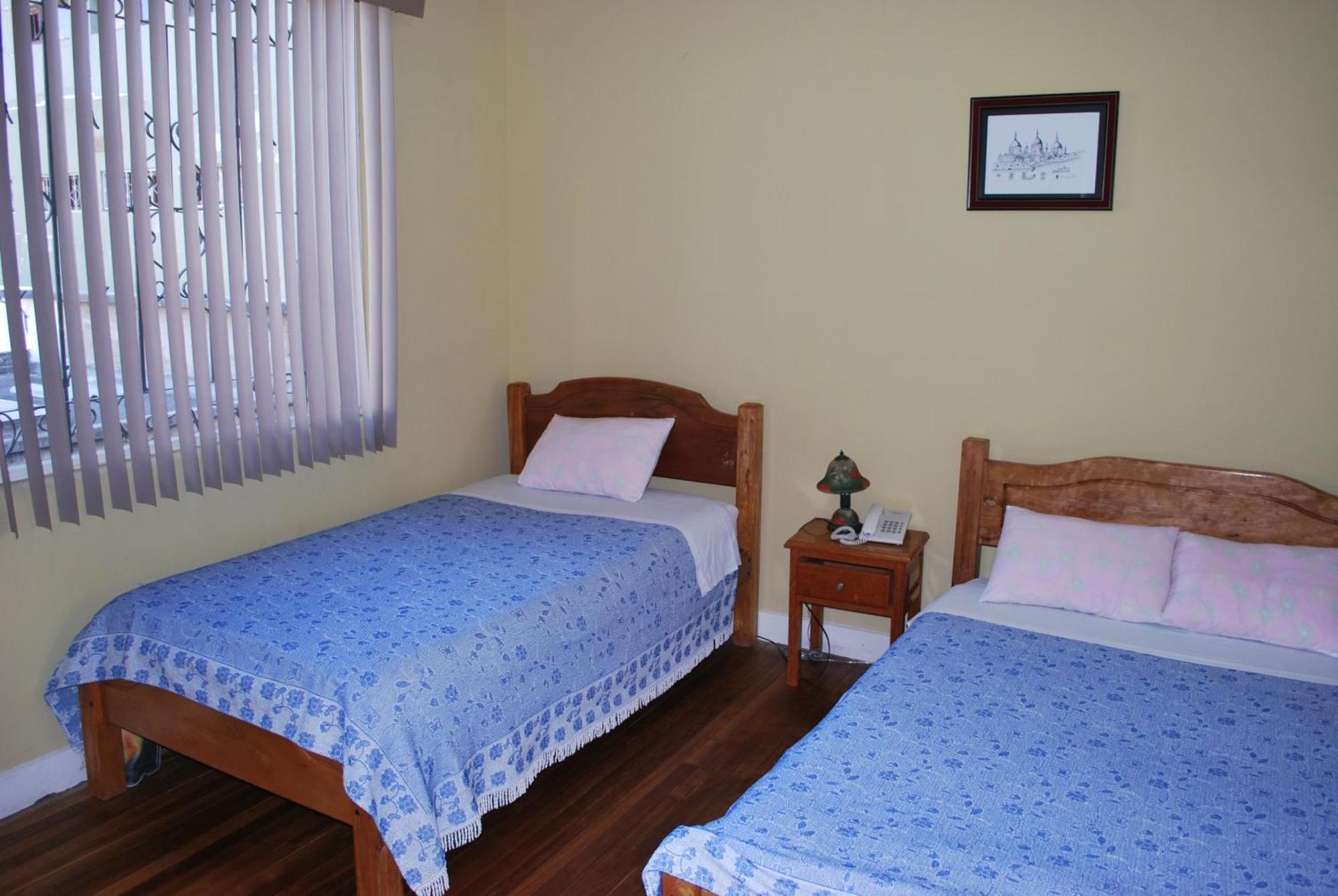 Travellers Inn كويتو المظهر الخارجي الصورة