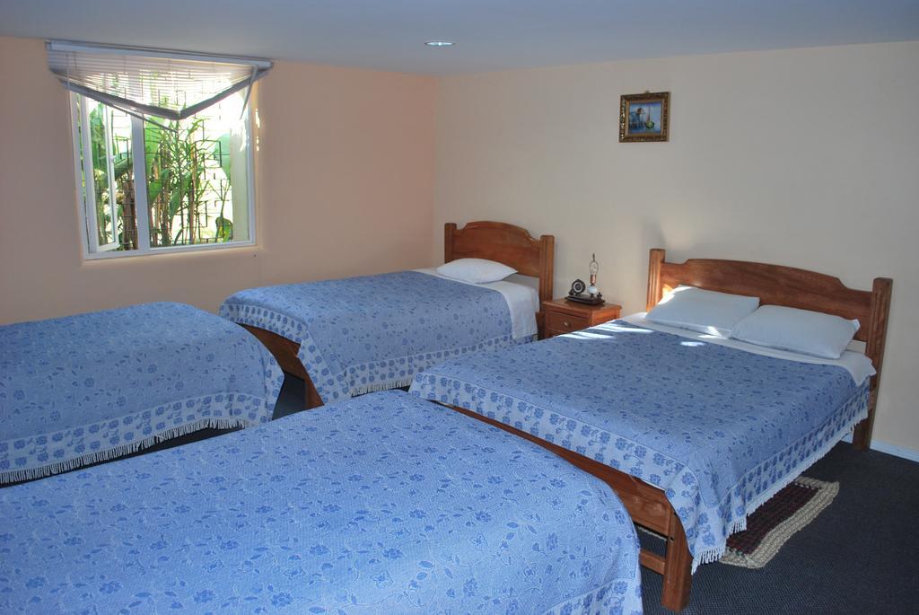 Travellers Inn كويتو المظهر الخارجي الصورة