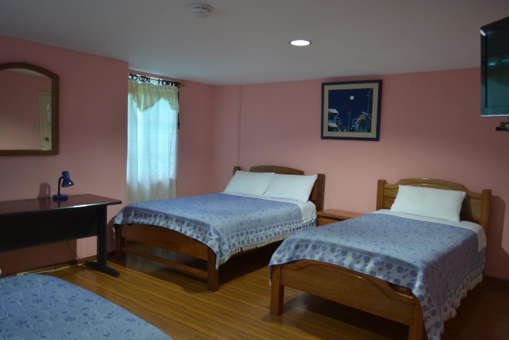 Travellers Inn كويتو المظهر الخارجي الصورة