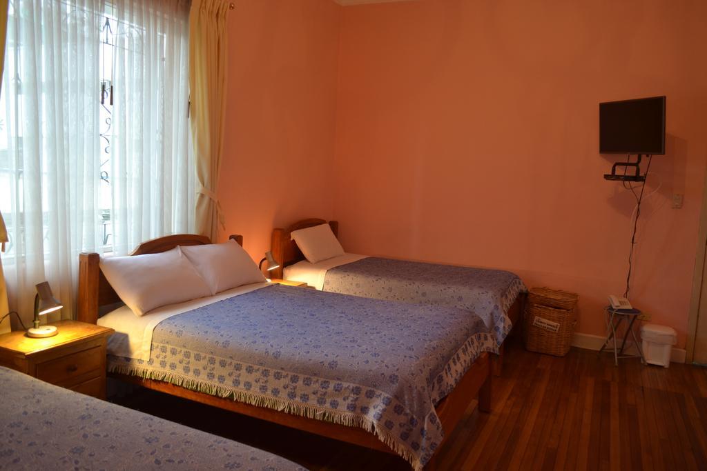 Travellers Inn كويتو المظهر الخارجي الصورة