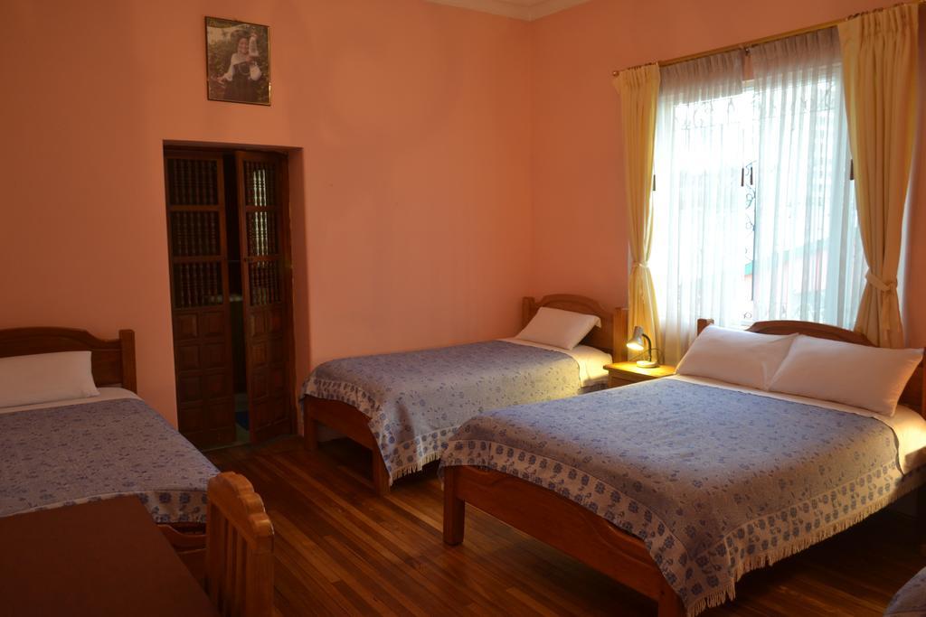 Travellers Inn كويتو المظهر الخارجي الصورة