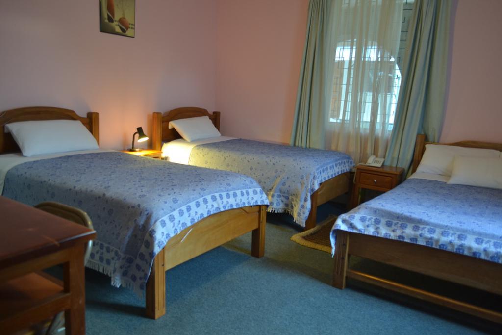 Travellers Inn كويتو المظهر الخارجي الصورة
