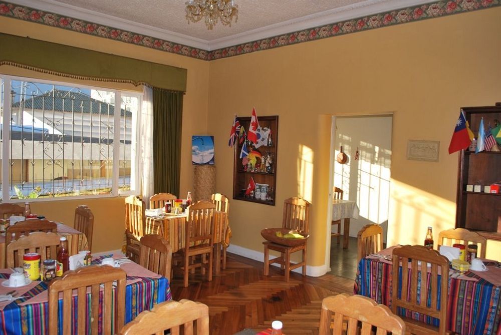 Travellers Inn كويتو المظهر الخارجي الصورة