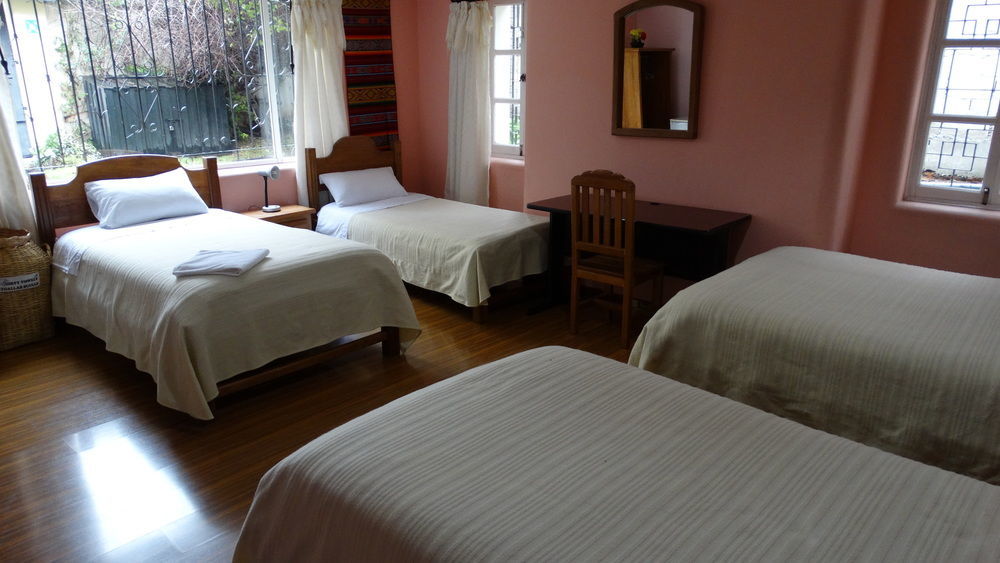 Travellers Inn كويتو المظهر الخارجي الصورة
