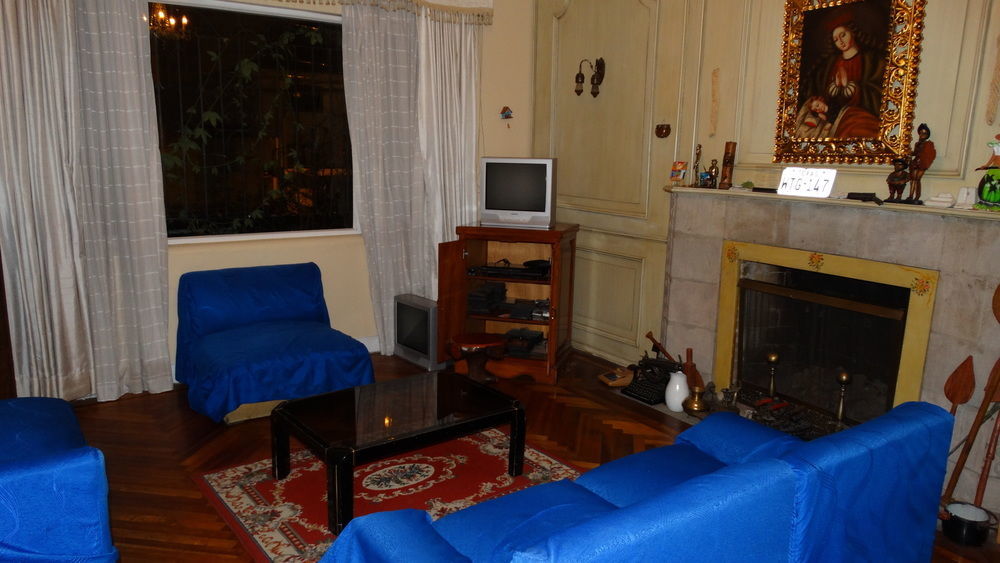 Travellers Inn كويتو المظهر الخارجي الصورة