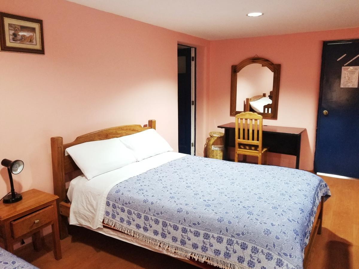 Travellers Inn كويتو المظهر الخارجي الصورة