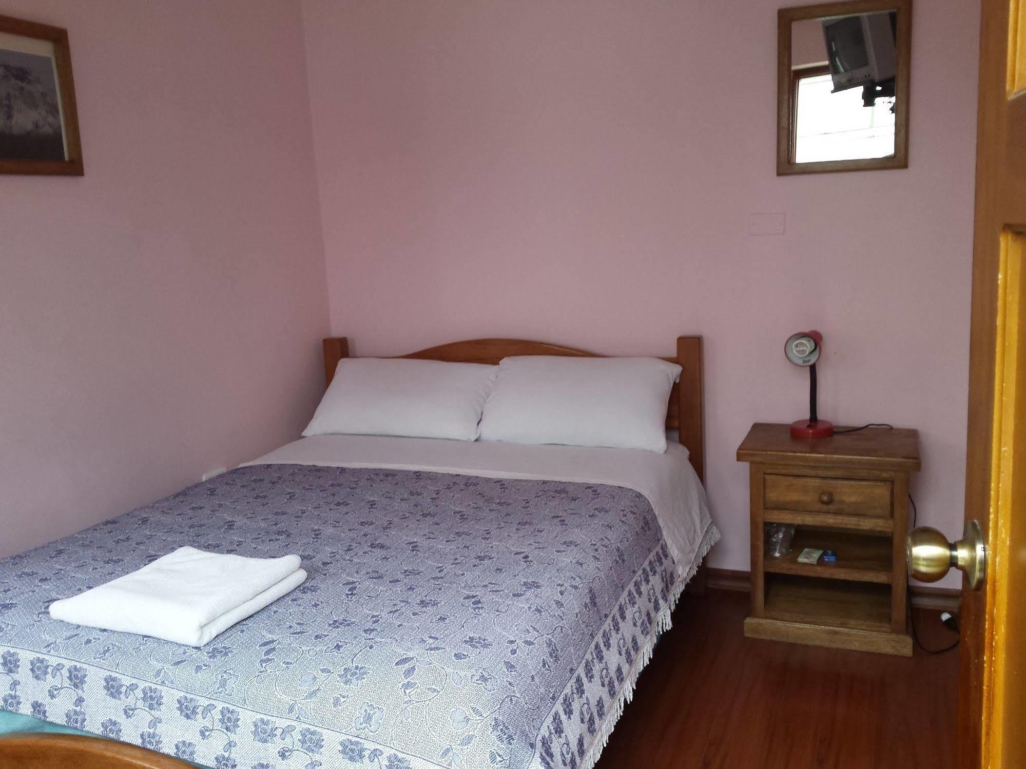 Travellers Inn كويتو المظهر الخارجي الصورة