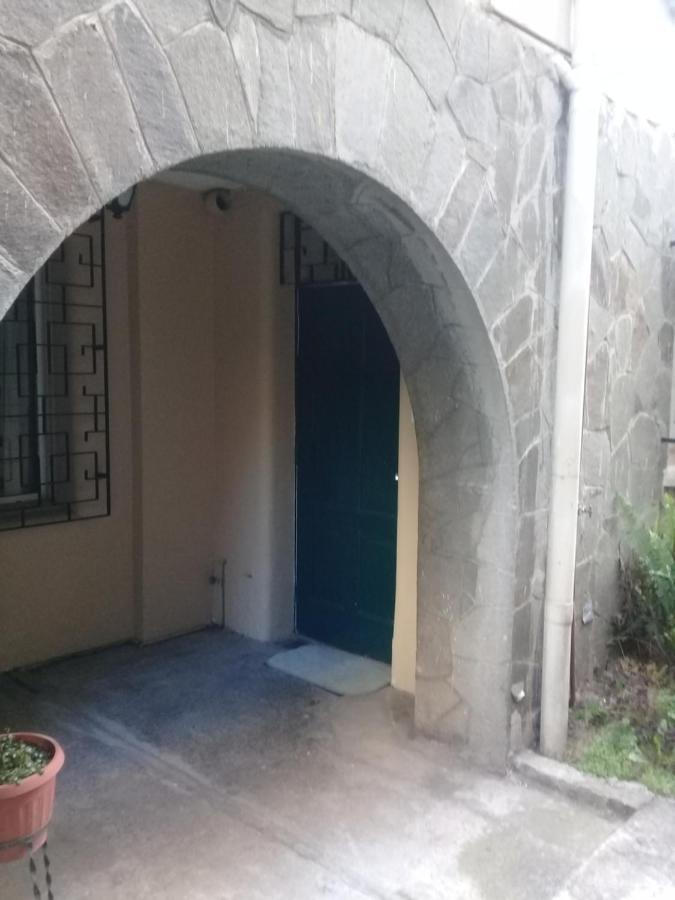 Travellers Inn كويتو المظهر الخارجي الصورة
